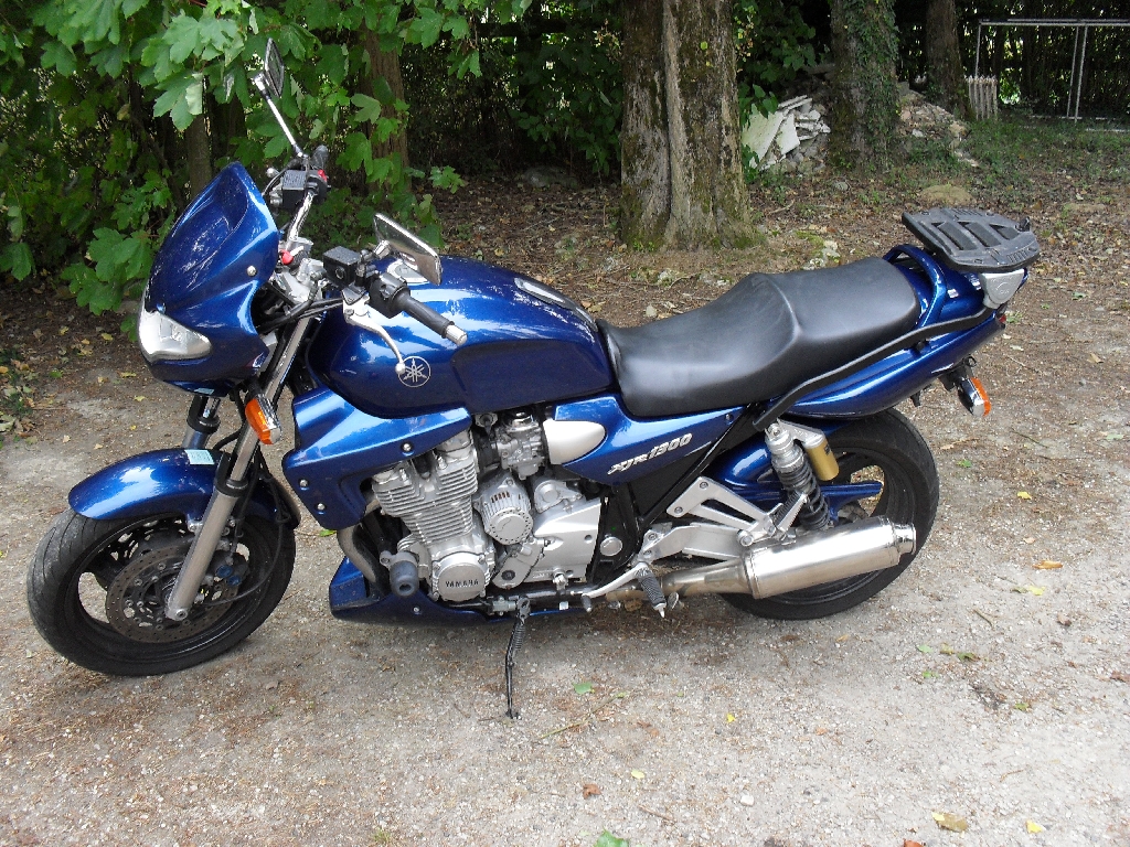 YAMAHA XJR 1300  2000 photo 2