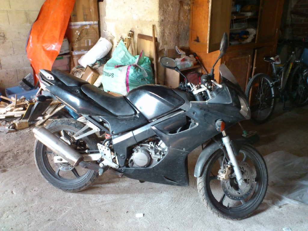 HONDA CBR 125  2004 photo 3