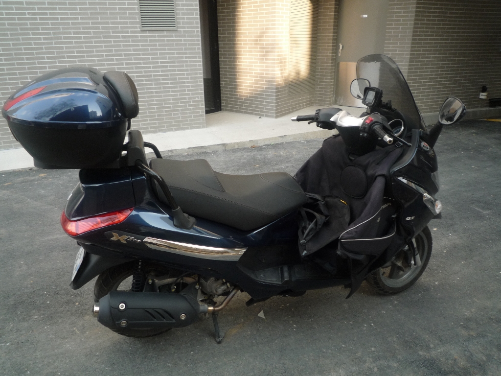 PIAGGIO Xevo 125  2011 photo 2