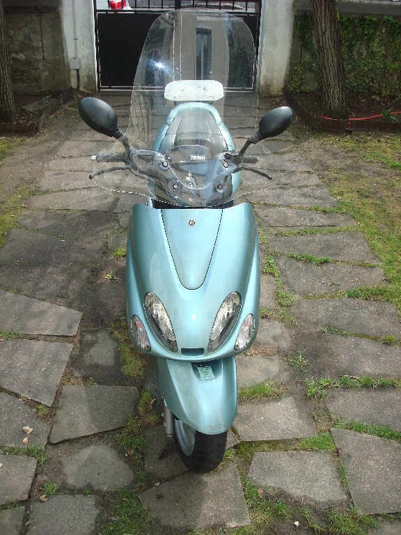 YAMAHA Majesty 125  2004 photo 2