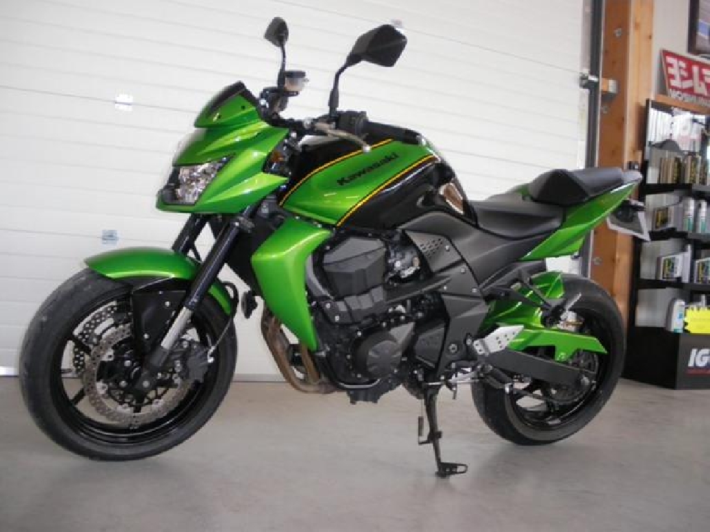 moto kawasaki 700