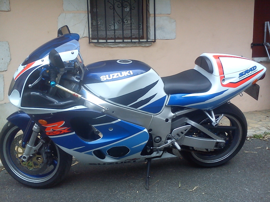SUZUKI GSX-R 750  1996 photo 2