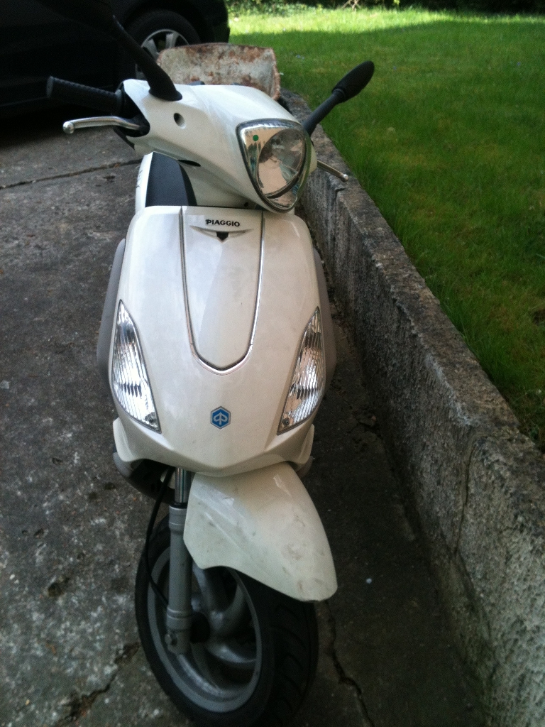 PIAGGIO Fly 50  2011 photo 2