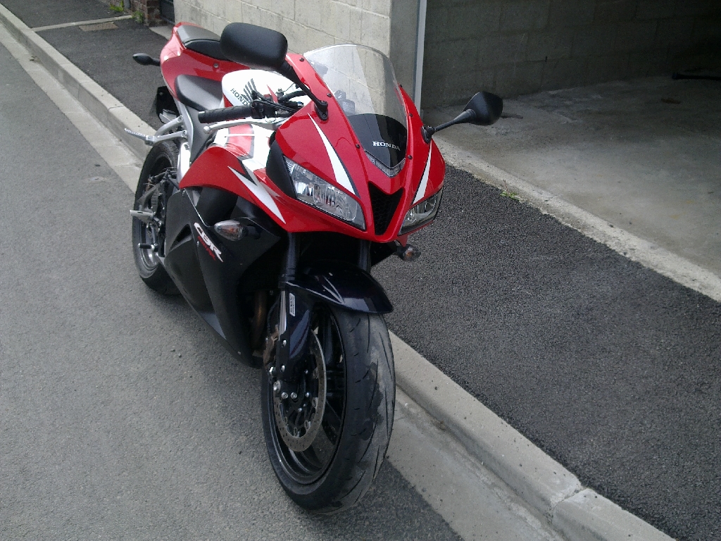 HONDA CBR 600  2010 photo 3