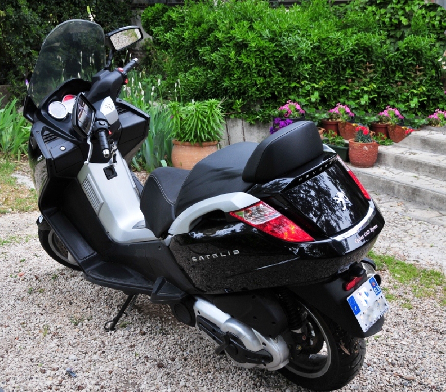 PEUGEOT Satelis 400  2008 photo 2