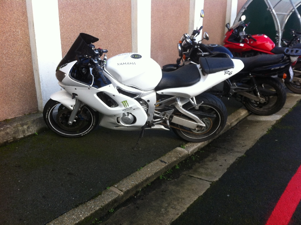 YAMAHA YZF-R6 600  2000 photo 2