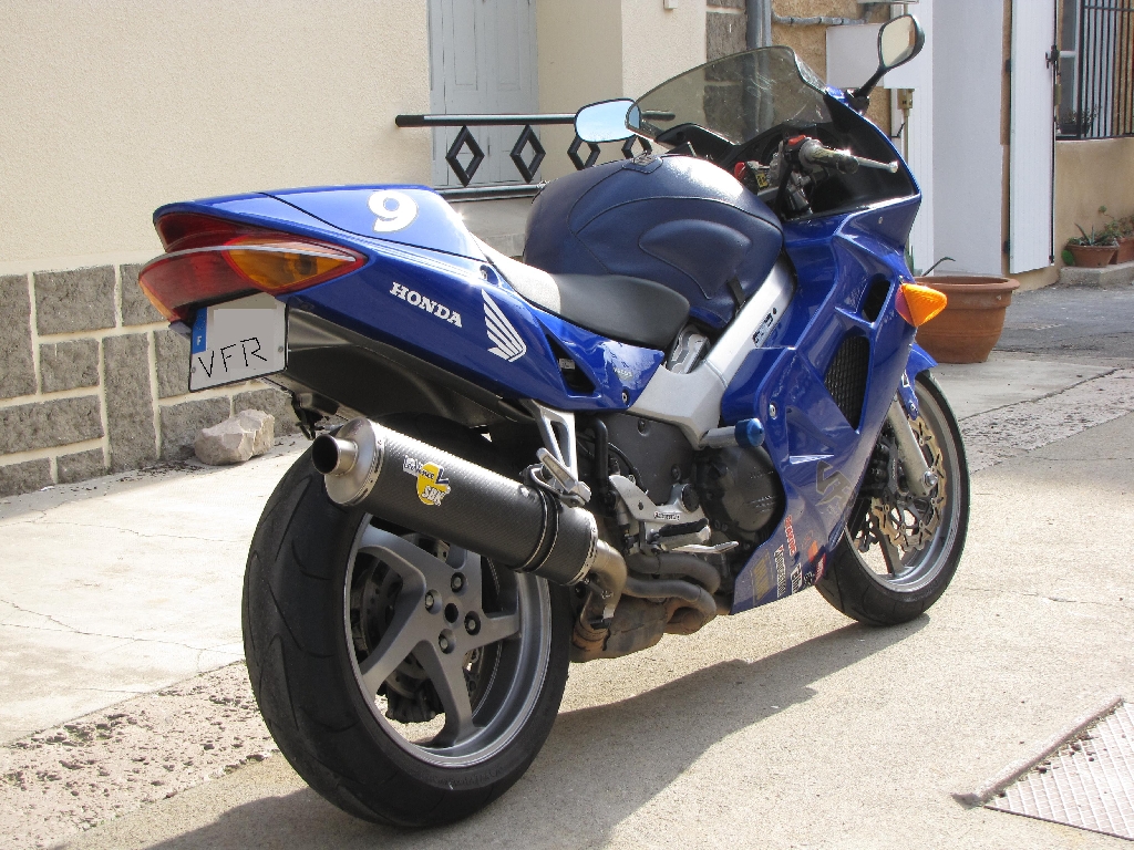 HONDA VFR 800 RC46D 2001 photo 2