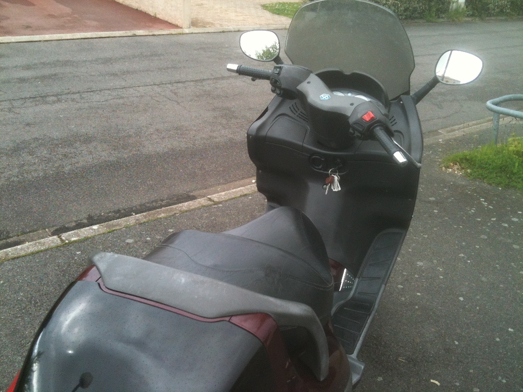 PIAGGIO X8 125  2004 photo 3