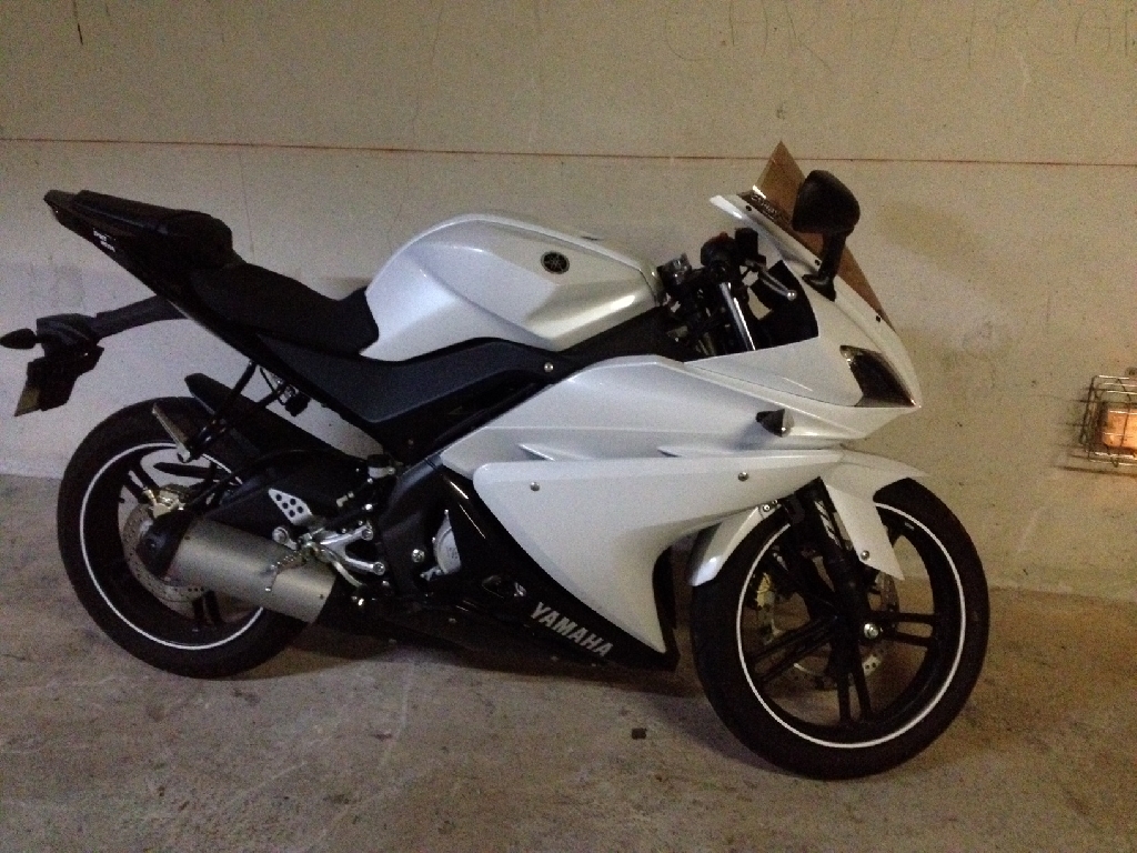 YAMAHA YZF-R125  2011 photo 2