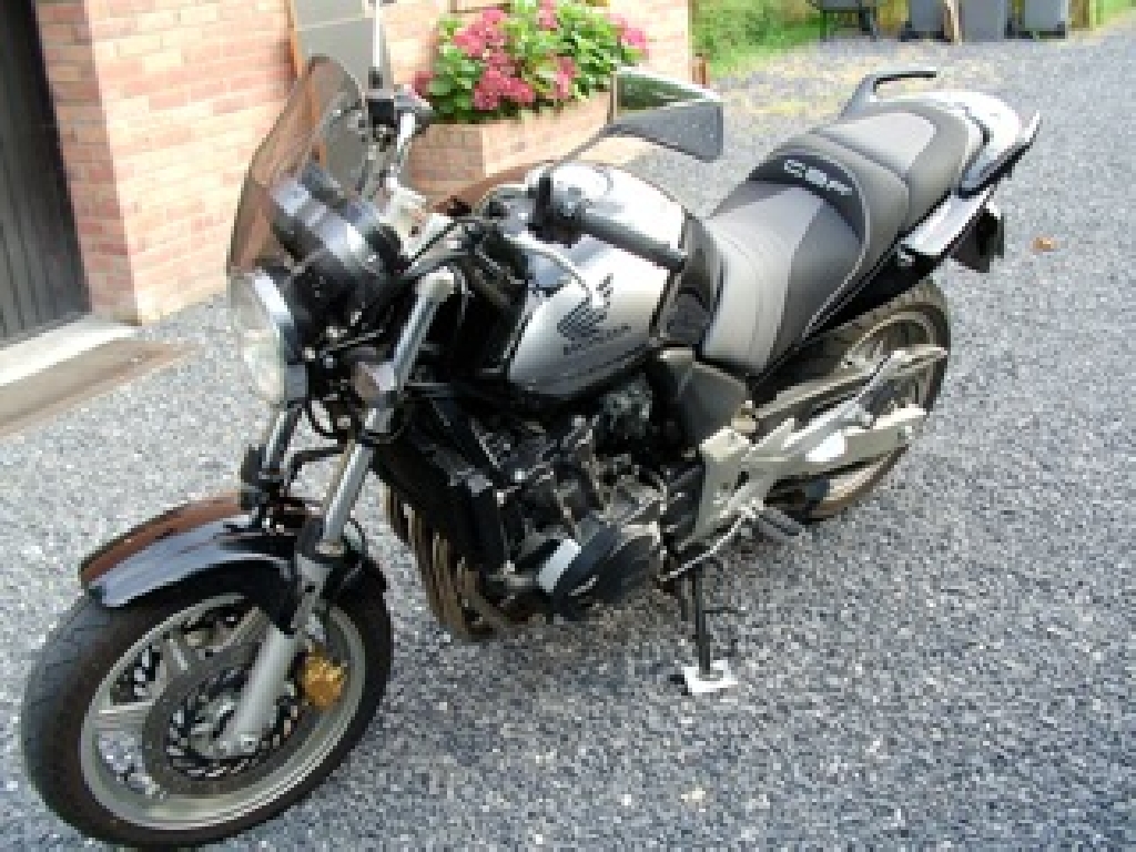 HONDA CBF 600 NAKED 2006 photo 2