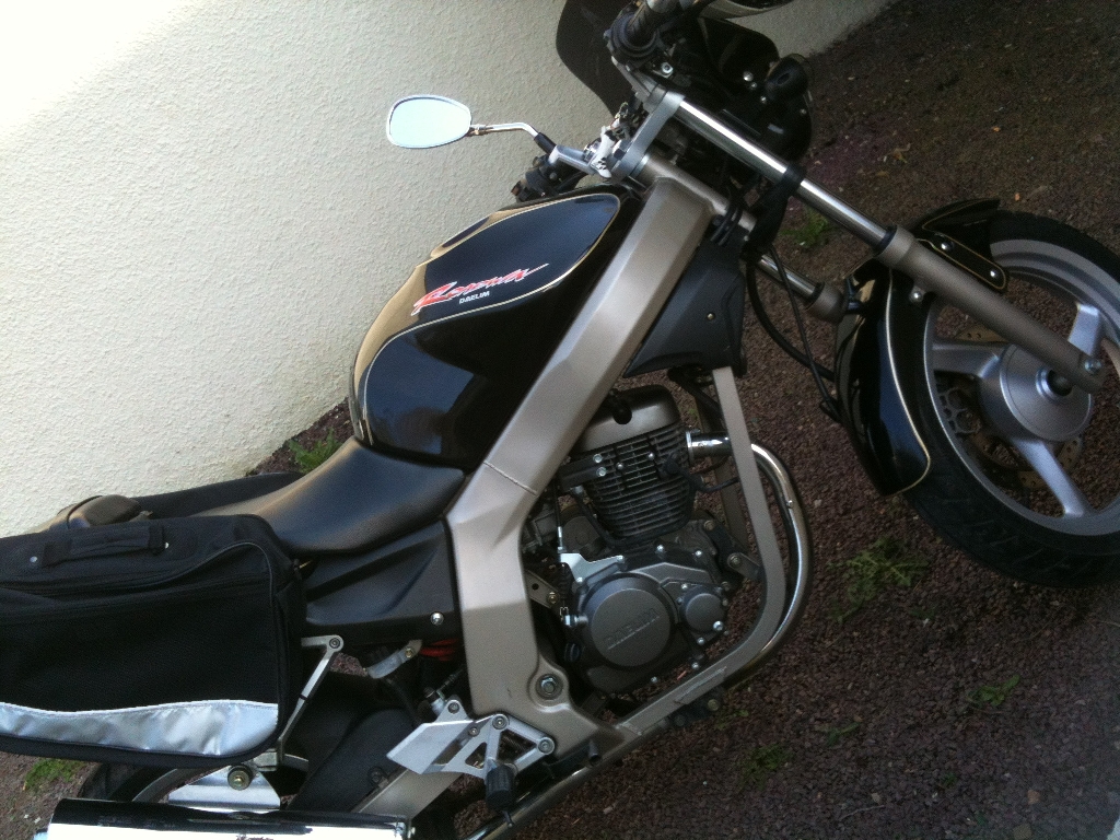 DAELIM Roadwin 125  2004 photo 2