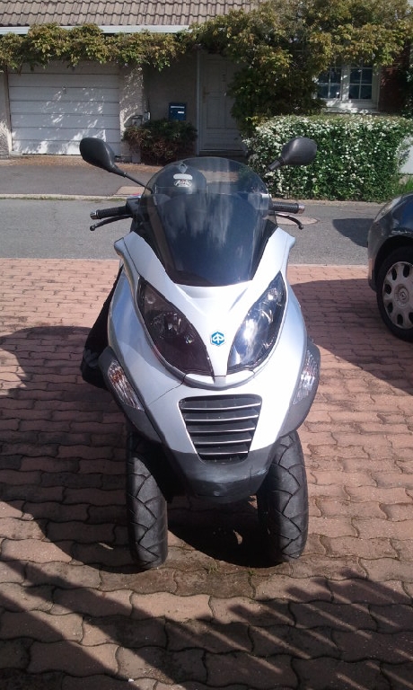 PIAGGIO MP3 125  2006 photo 2