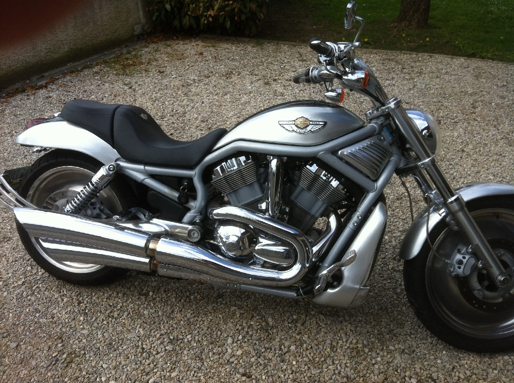 HARLEY-DAVIDSON V-Rod 1130  2003 photo 2