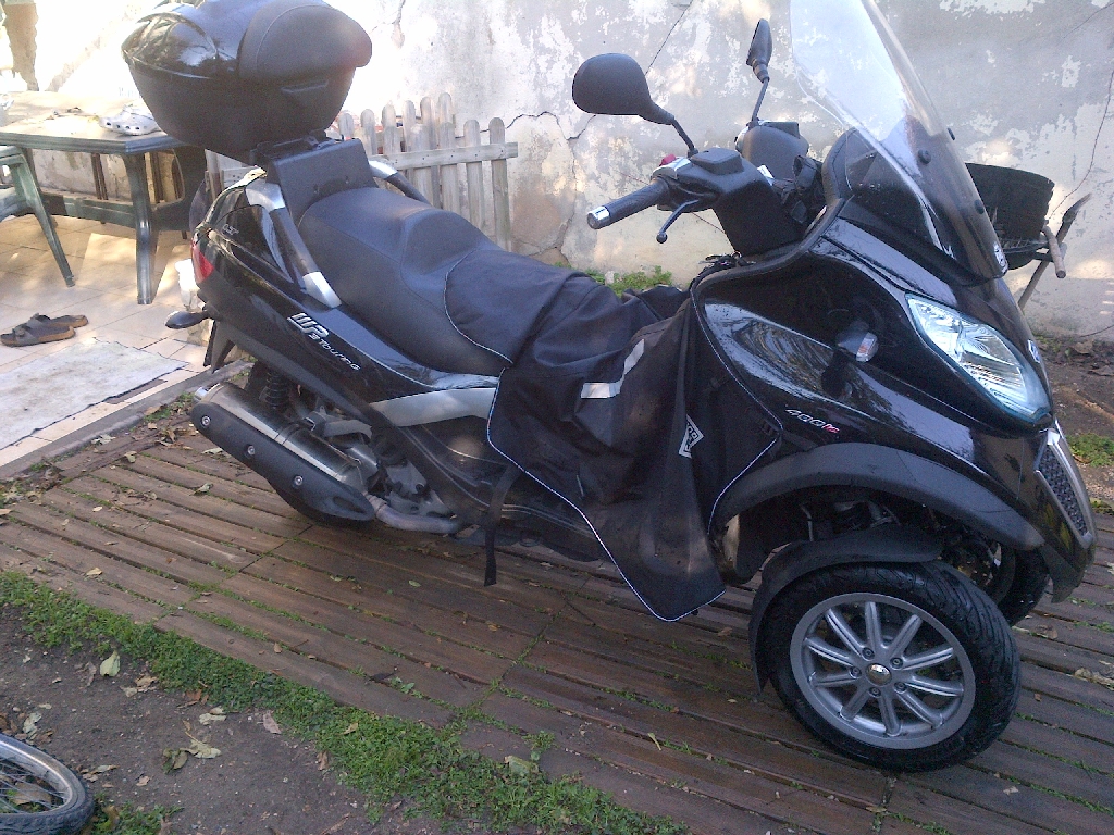 PIAGGIO MP3 400 TOURING 2011 photo 2