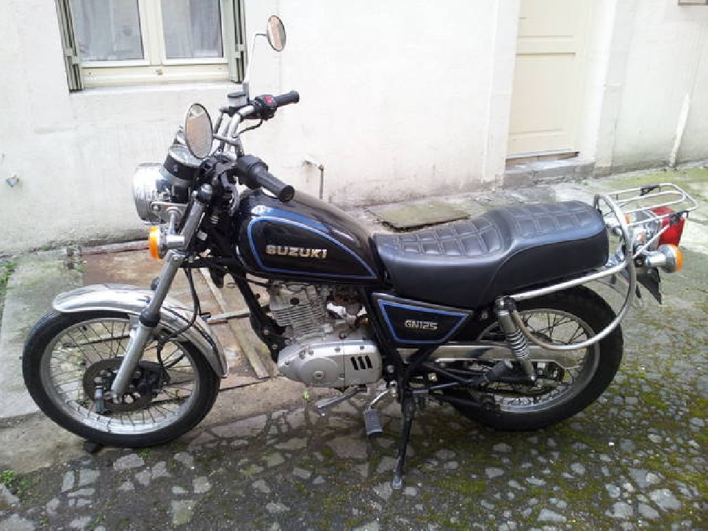 SUZUKI GN 125  1997 photo 2