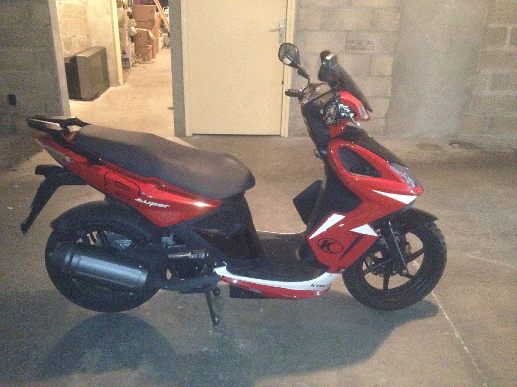 KYMCO Super 8 50  2011 photo 2