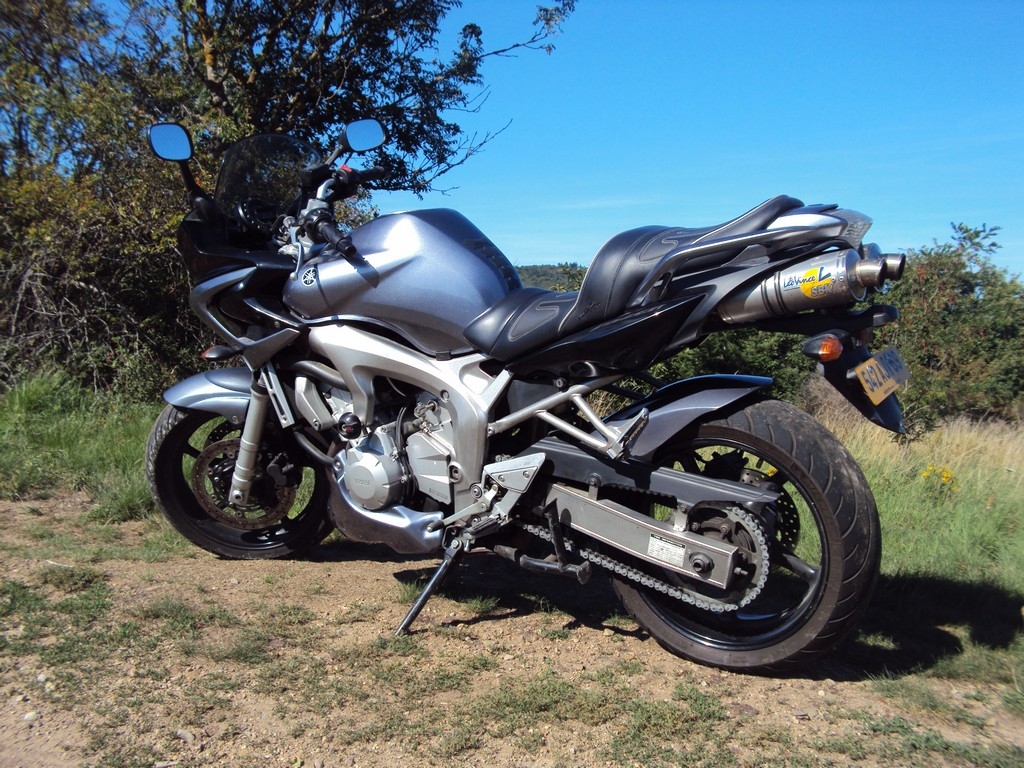 YAMAHA FZ6 S Fazer 600 2006 d´occasion 69840 julienas Rhône 24 YAMAHA FZ6 S Fazer 600 2006 d´occasion 69840 julienas Rhône 24