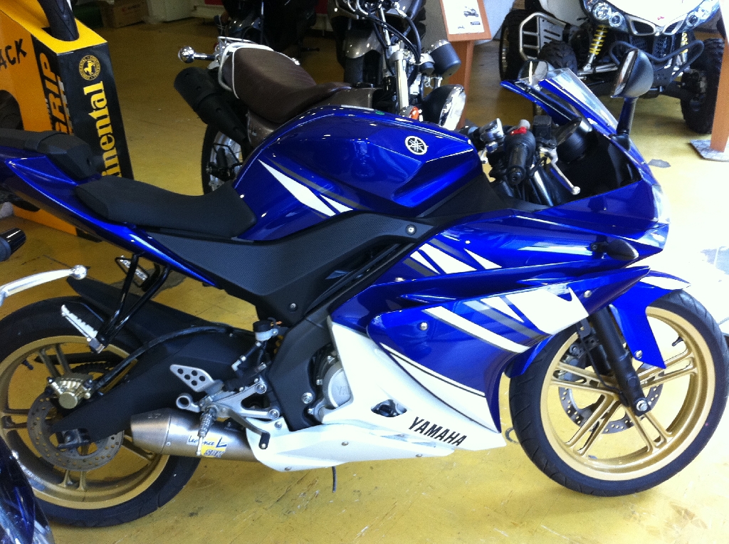 YAMAHA YZF-R125  2010 photo 3