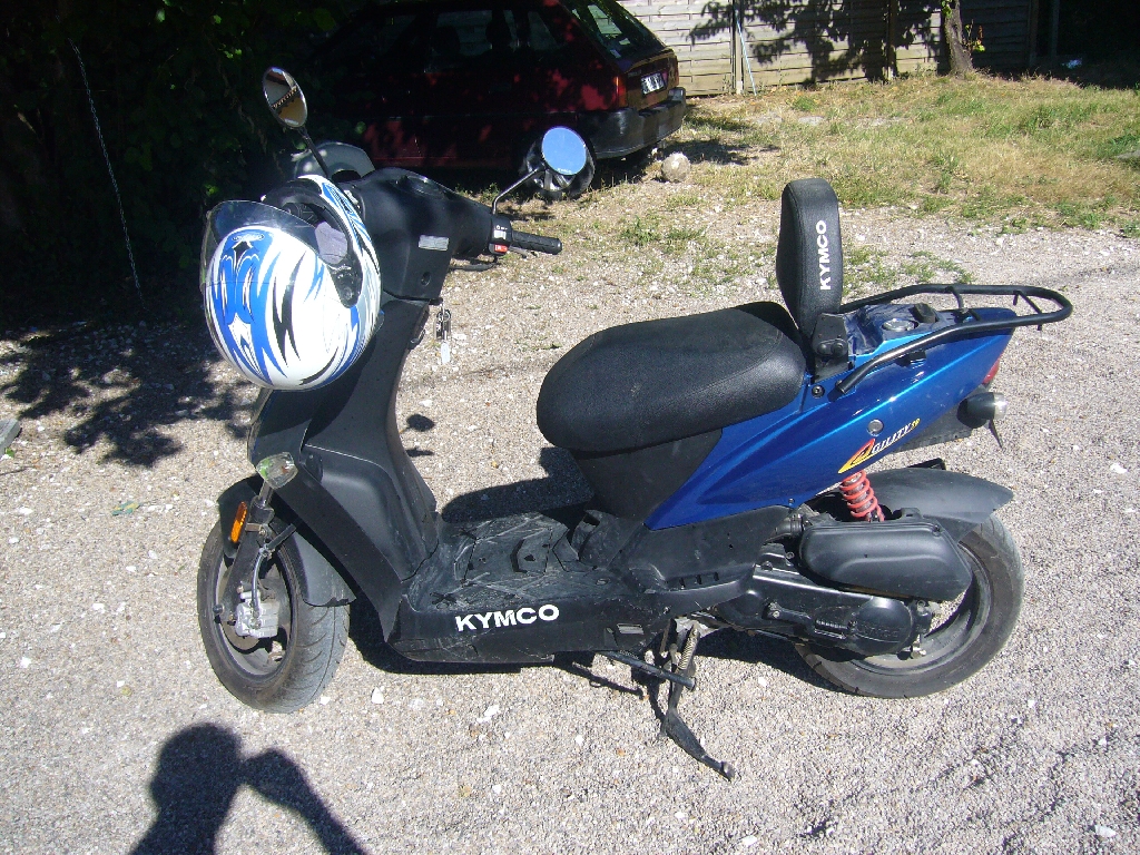 KYMCO Agility 50  2010 photo 2