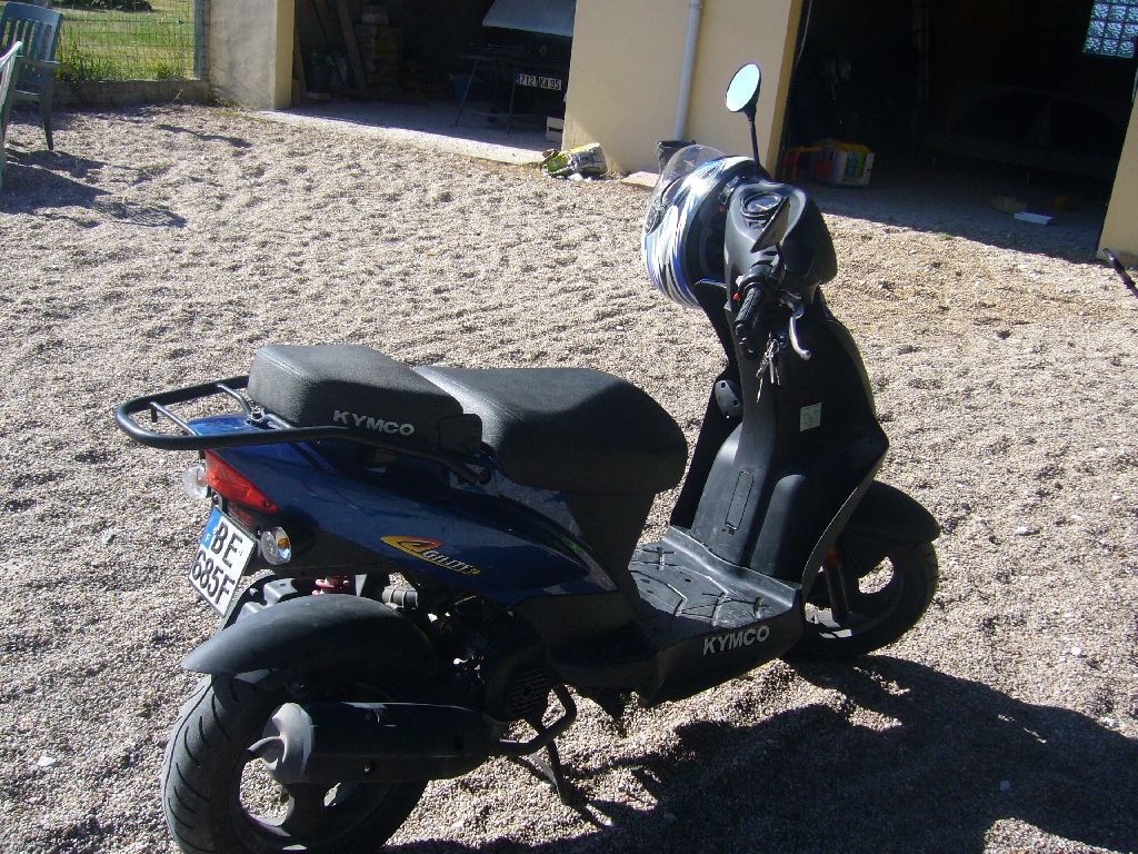 KYMCO Agility 50  2010 photo 3