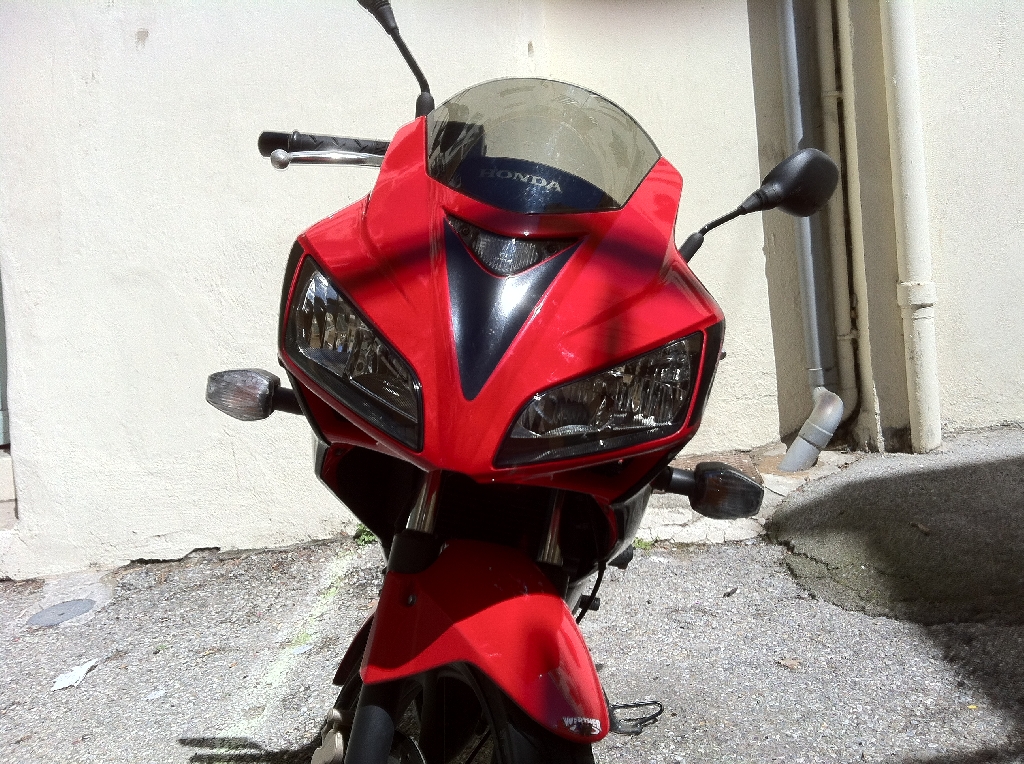 HONDA CBR 125  2010 photo 3