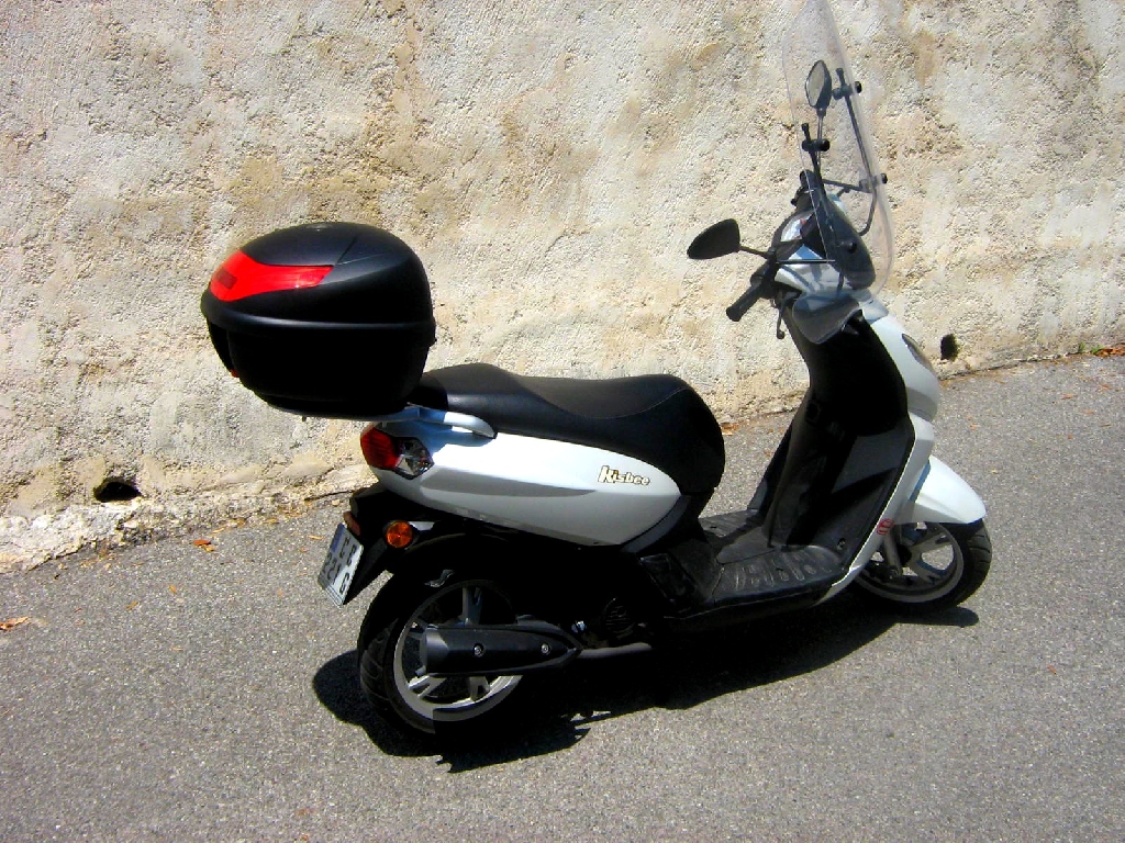 PEUGEOT Kisbee 50  2011 photo 2