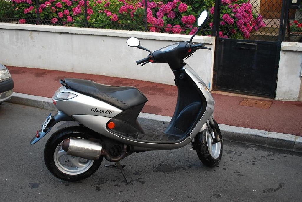 PEUGEOT Vivacity 50  2007 photo 2