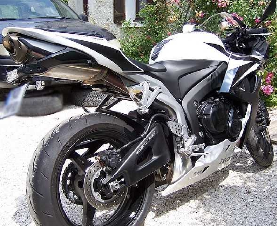 HONDA CBR 600 RR 2008 photo 3