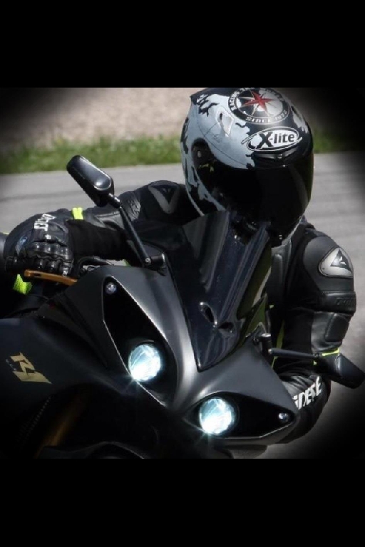 YAMAHA YZF-R1 1000  2009 photo 2