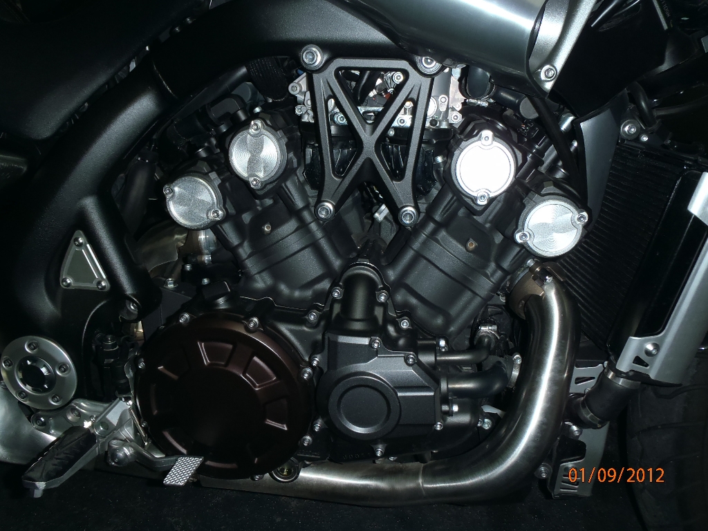 YAMAHA VMAX 1700  2009 photo 3