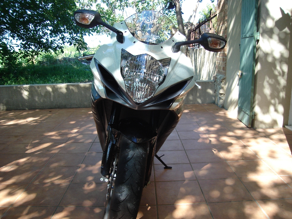 SUZUKI GSX-R 600  2011 photo 3