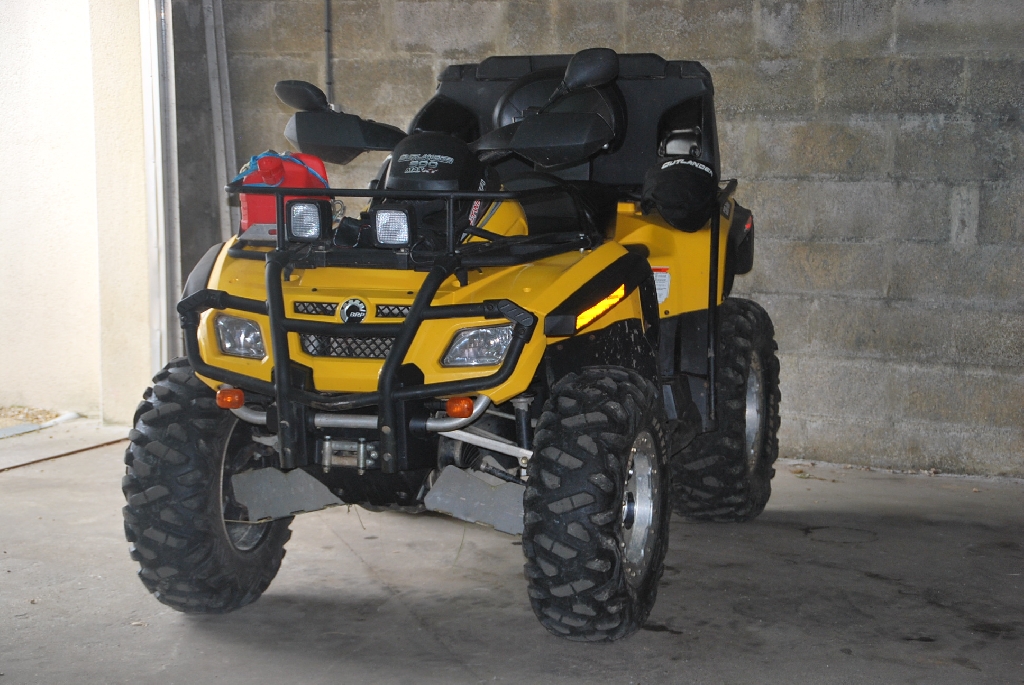 CAN-AM BOMBARDIER Outlander 800  2008 photo 1