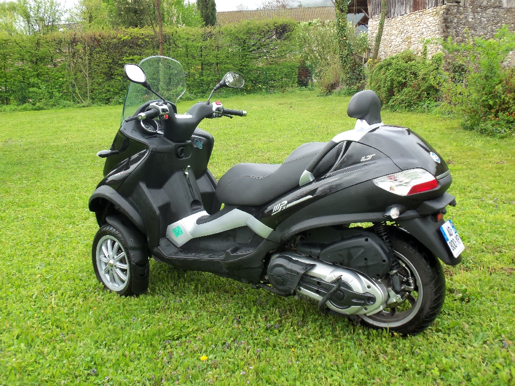 PIAGGIO MP3 400  2009 photo 2