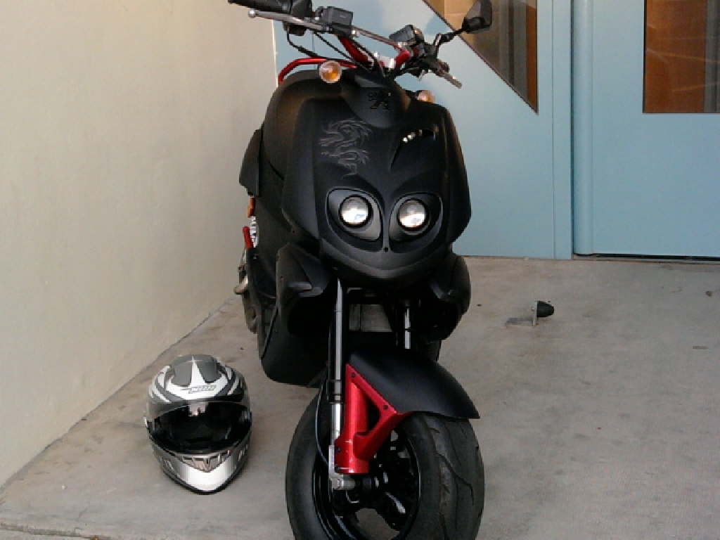 PEUGEOT TKR 50 furious 2010 photo 2