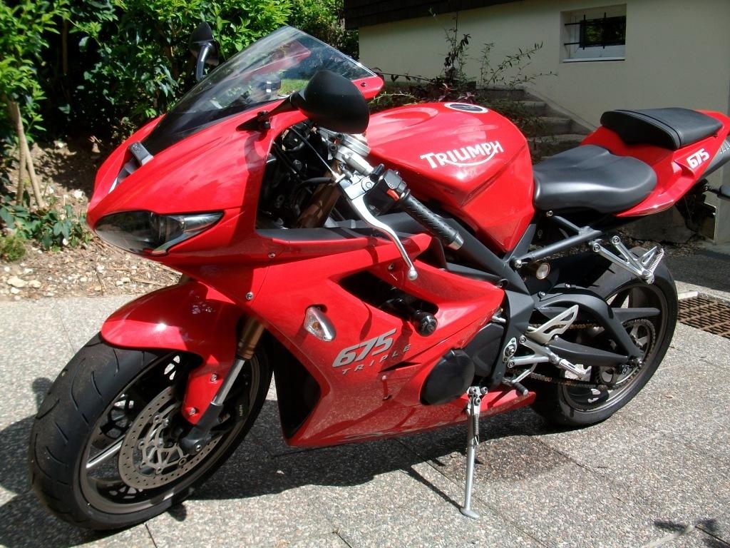 TRIUMPH Daytona 675 Triple 2009 photo 2