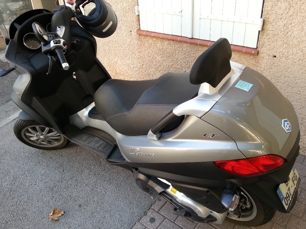 PIAGGIO MP3 400  2011 photo 2