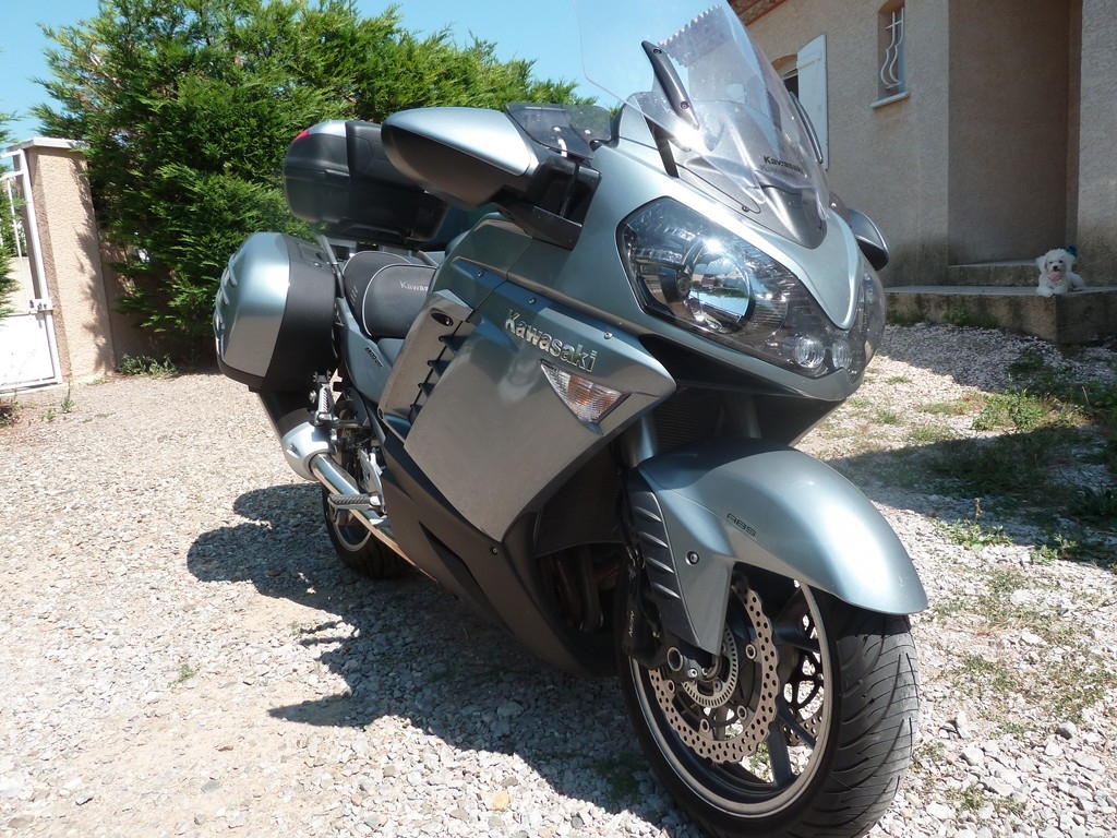 KAWASAKI GTR 1400  2009 photo 3