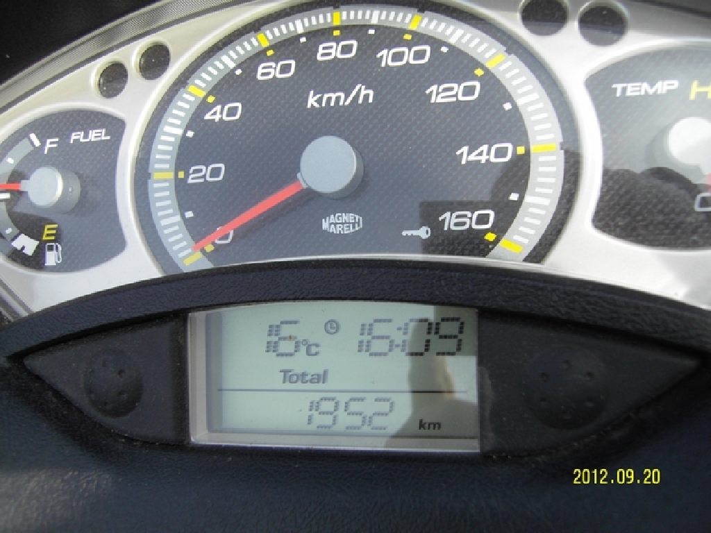 YAMAHA X-Max 250  2009 photo 2