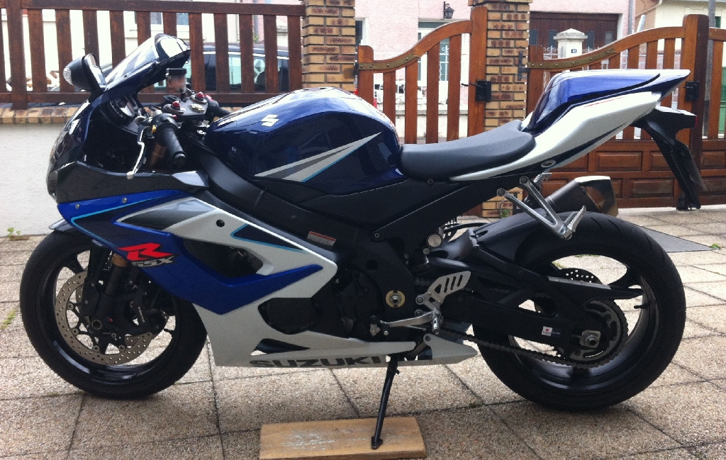 SUZUKI GSX-R 1000  2006 photo 2