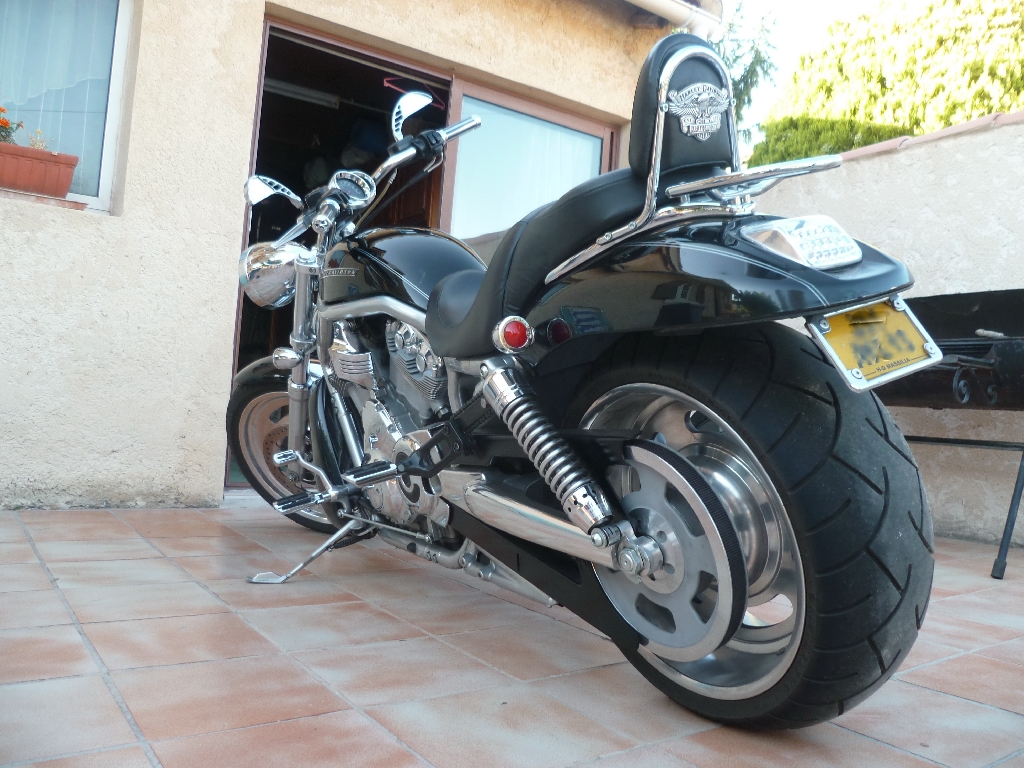 HARLEY-DAVIDSON V-Rod 1130  2006 photo 2
