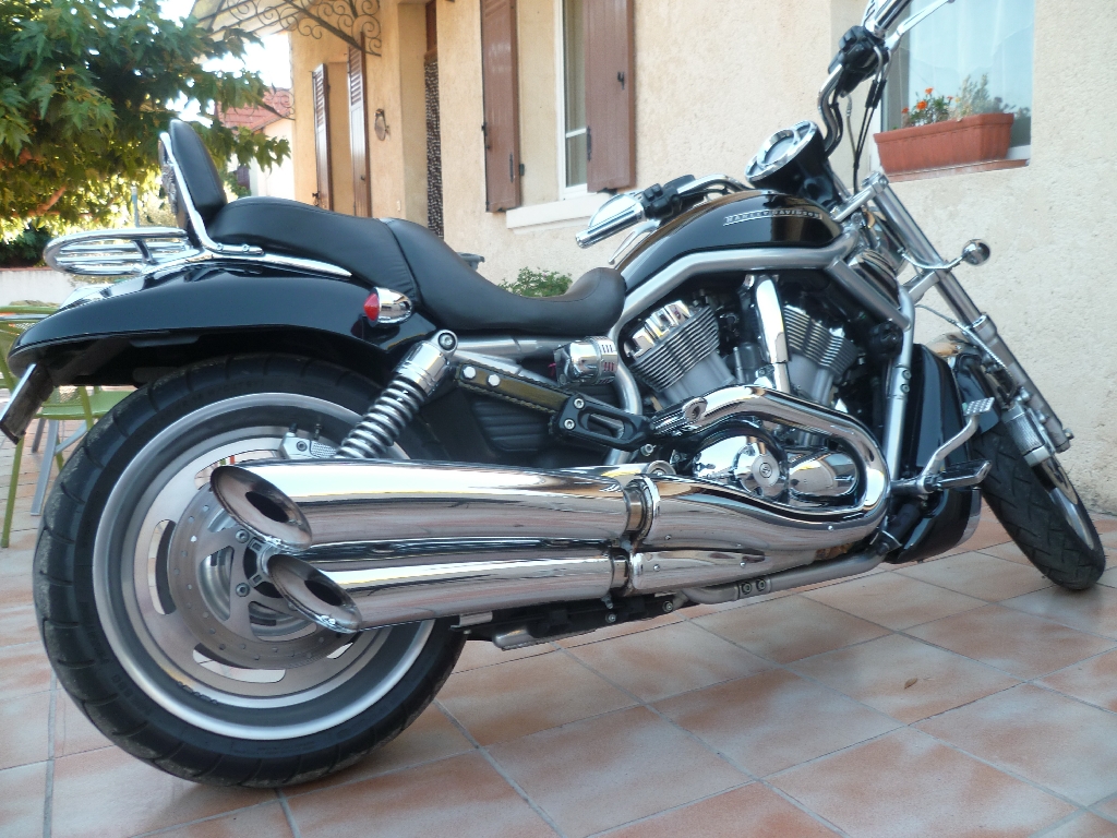 HARLEY-DAVIDSON V-Rod 1130  2006 photo 3