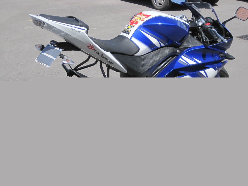YAMAHA YZF-R125 REPLICA 2010 photo 3