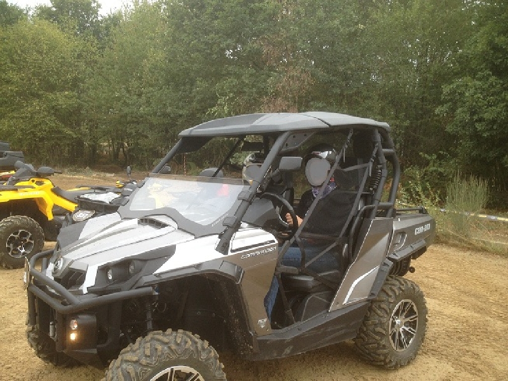 CAN-AM Commander 1000 limited 2012 photo 2