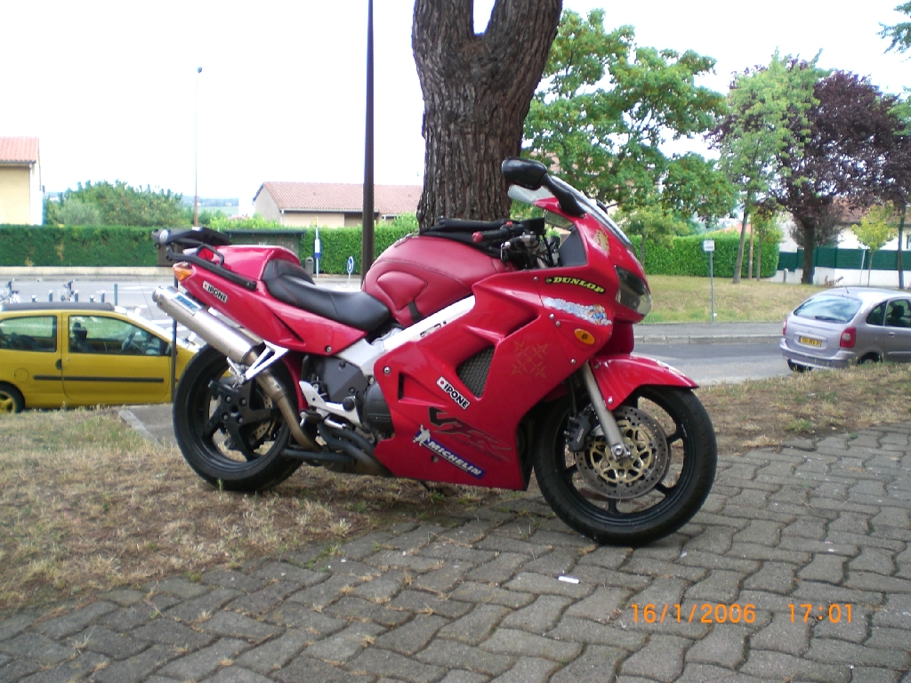 HONDA VFR 800  1998 photo 2