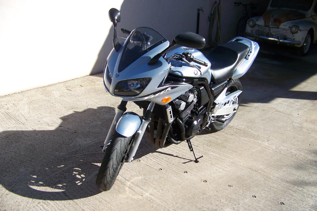 YAMAHA FZ6 S Fazer 600 New 2003 photo 2