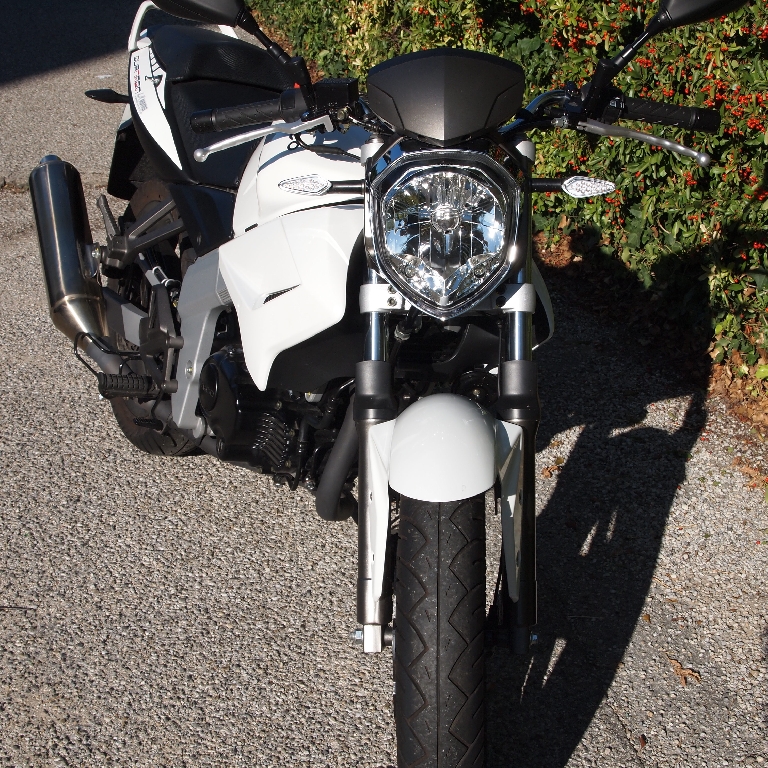 KYMCO Quannon Naked 125  2011 photo 2