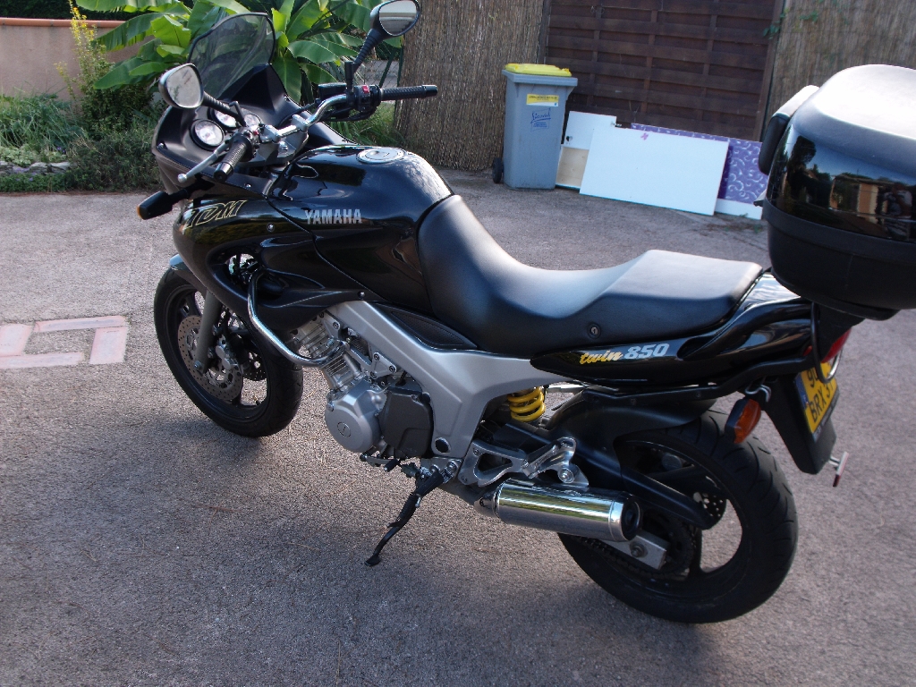 YAMAHA TDM 850  2001 photo 3