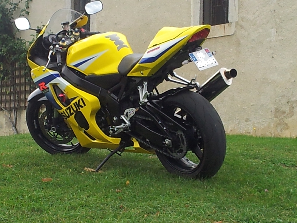 SUZUKI GSX-R 600 20th 2005 photo 2
