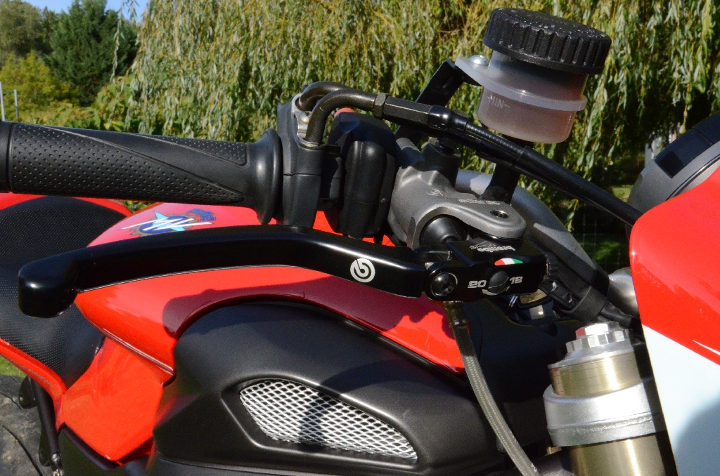 MV AGUSTA Brutale 750  2005 photo 2