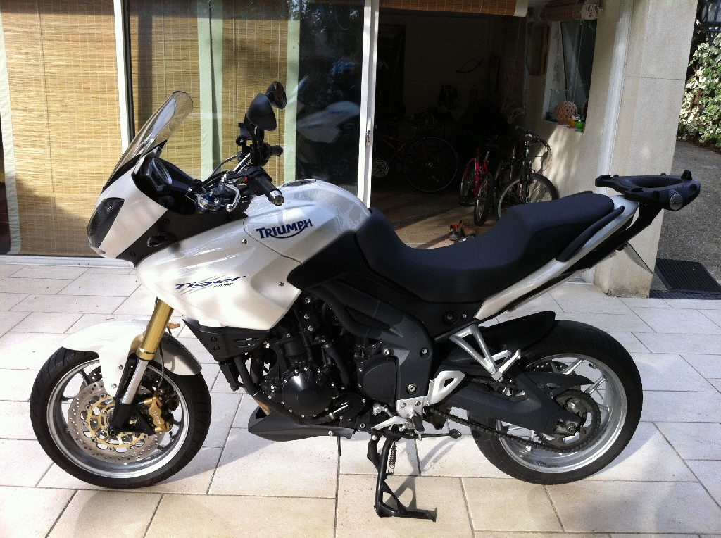 TRIUMPH Tiger 1050  2007 photo 2